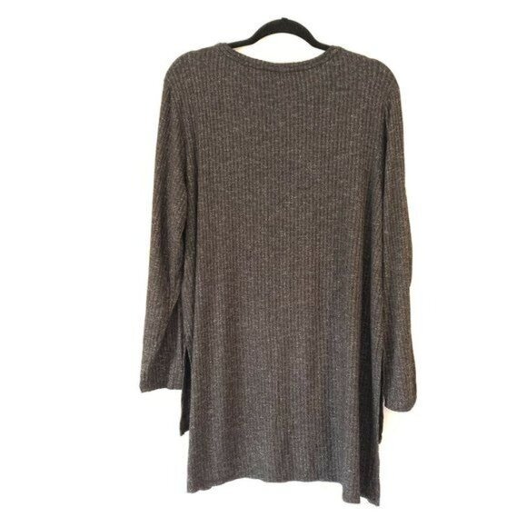 Vince Camuto Terra Gray Ribbed Long Sleeve Tunic Sweater Size M V-Neck High-Low - Picture 6 of 6